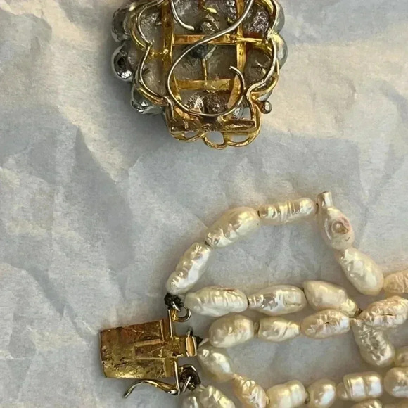 Rare Vintage Baroque pearl necklace with brooch closure - Picture 8 of 11